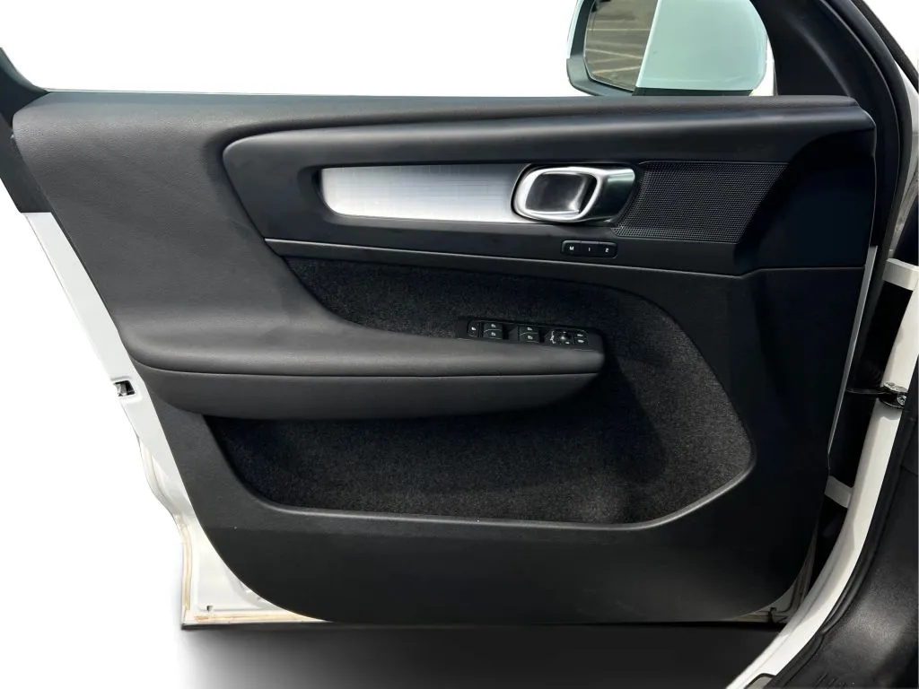 Volvo XC40 photo 26