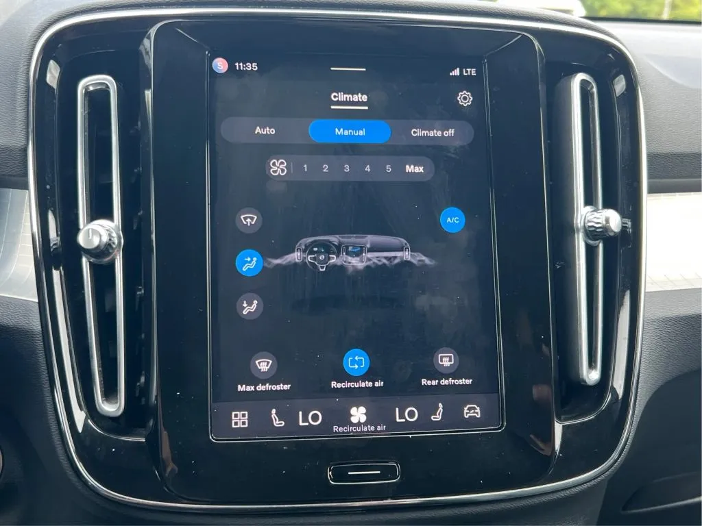 Volvo XC40 photo 38