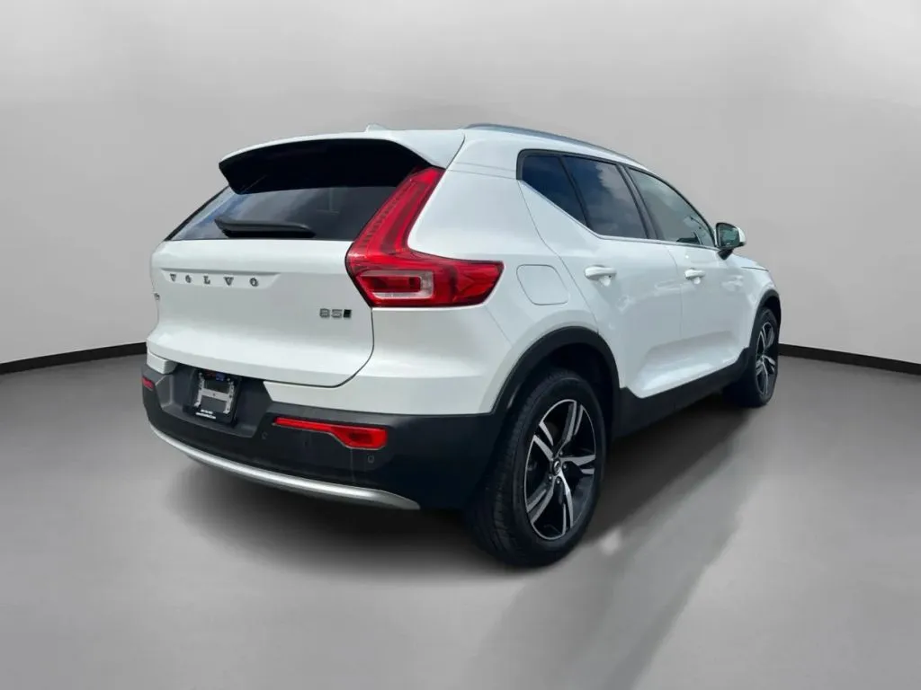 Volvo XC40 photo 9