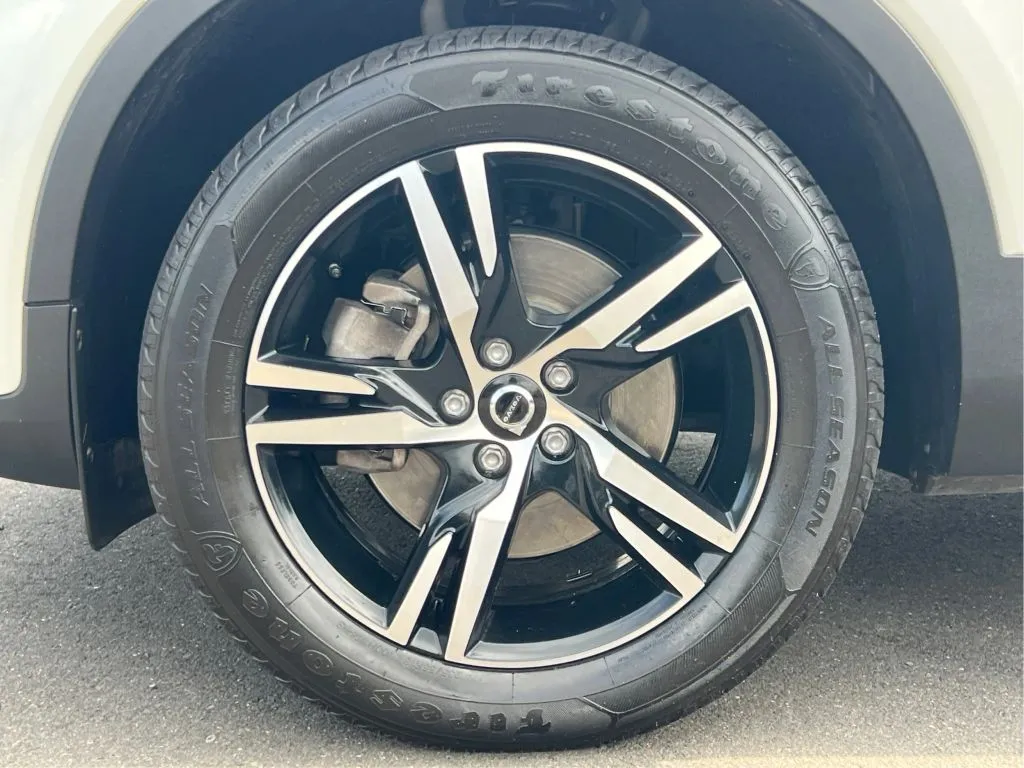 Volvo XC40 photo 30