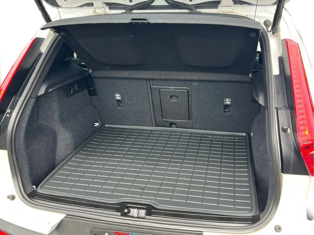 Volvo XC40 photo 18