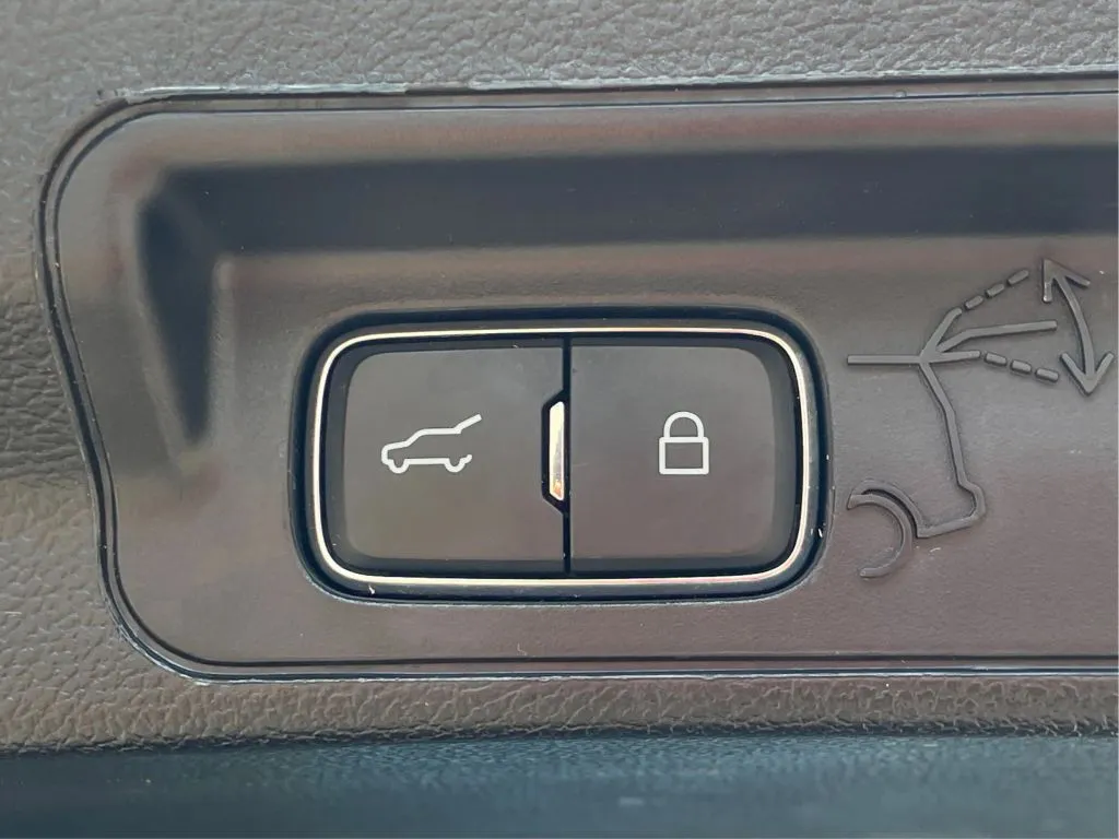 Ford Explorer photo 35