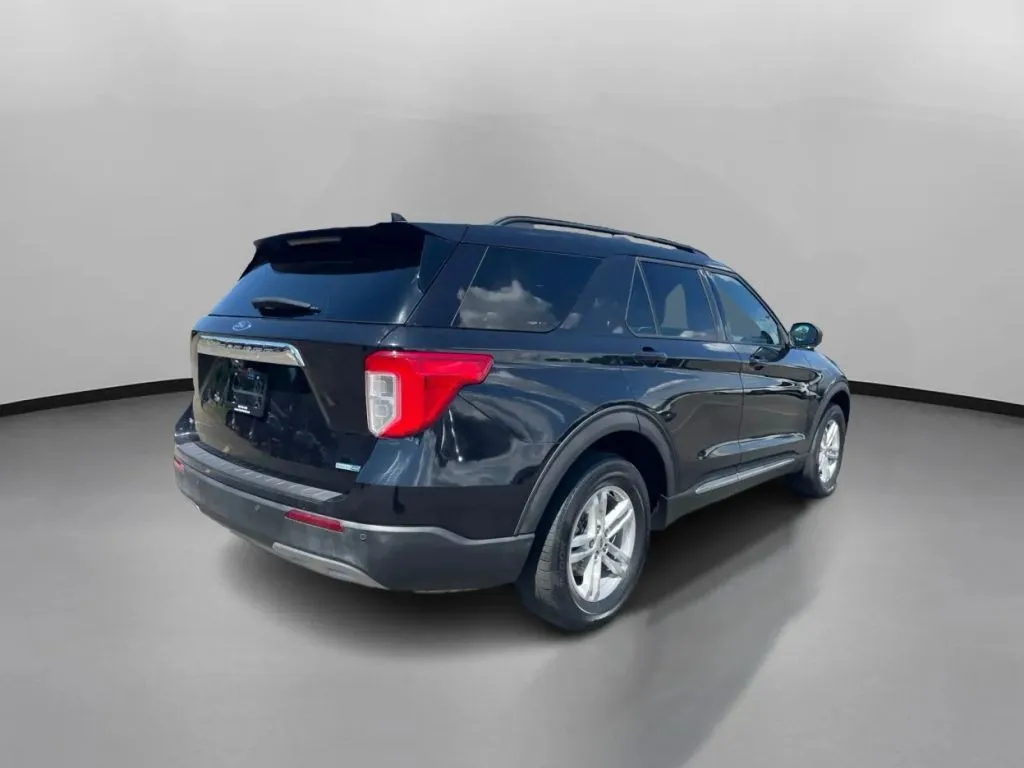 Ford Explorer photo 9