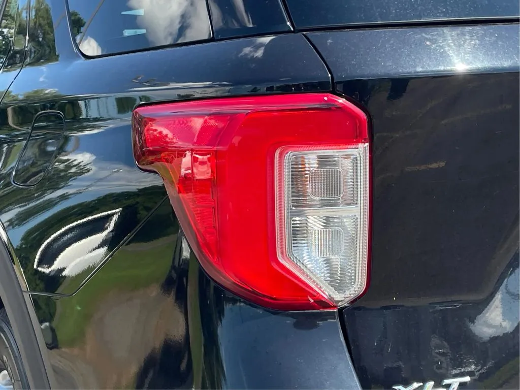 Ford Explorer photo 33