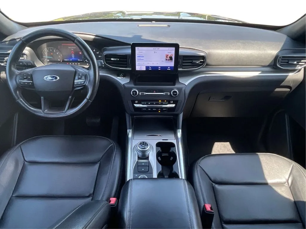 Ford Explorer photo 37