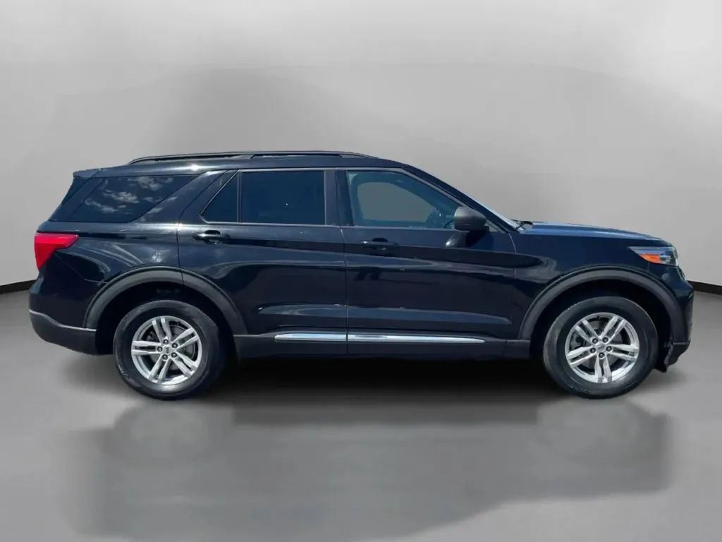 Ford Explorer photo 7