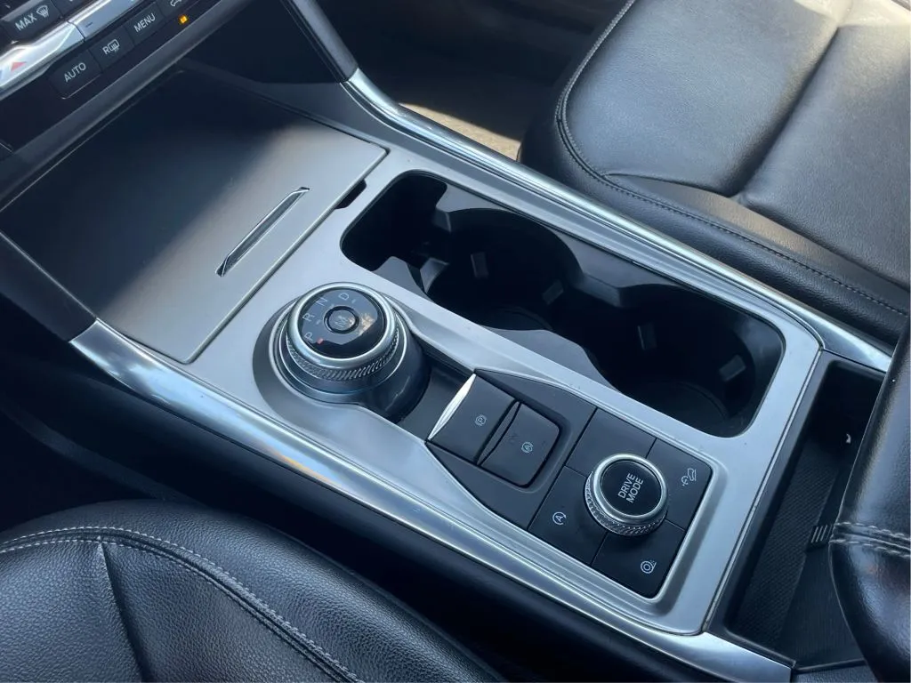 Ford Explorer photo 21