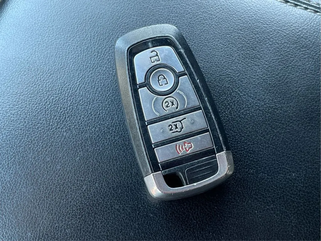 Ford Explorer photo 42
