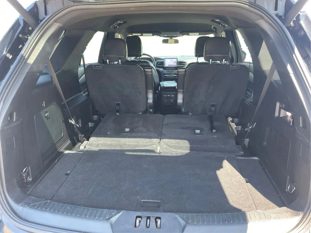 Ford Explorer photo 18
