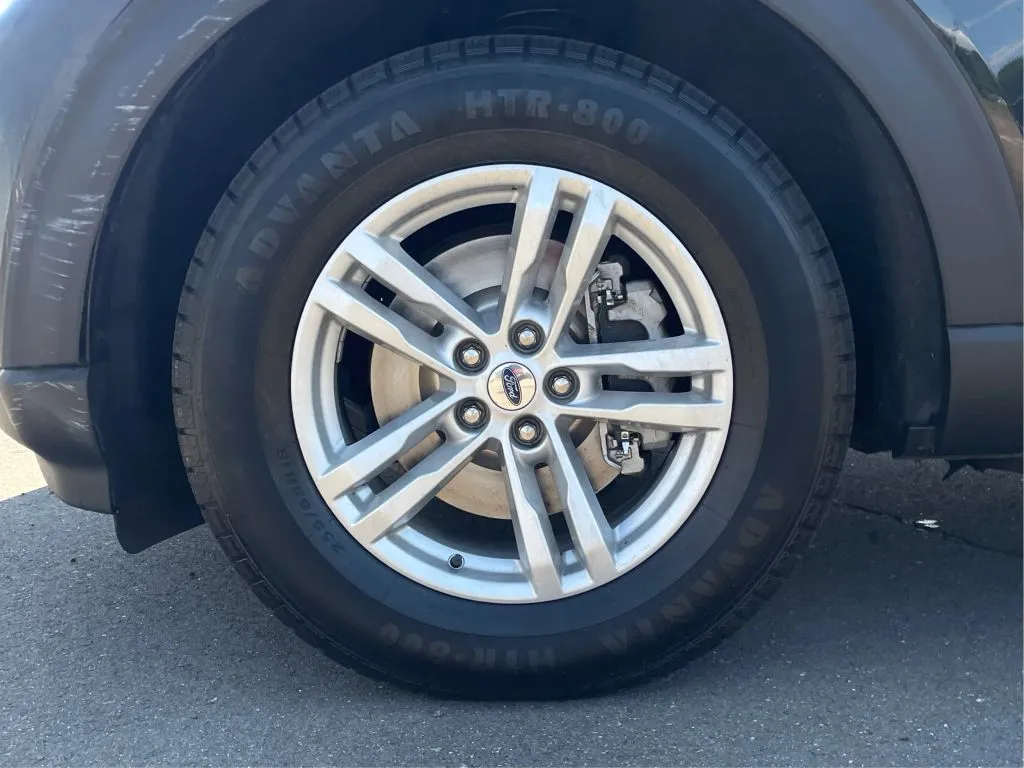 Ford Explorer photo 30