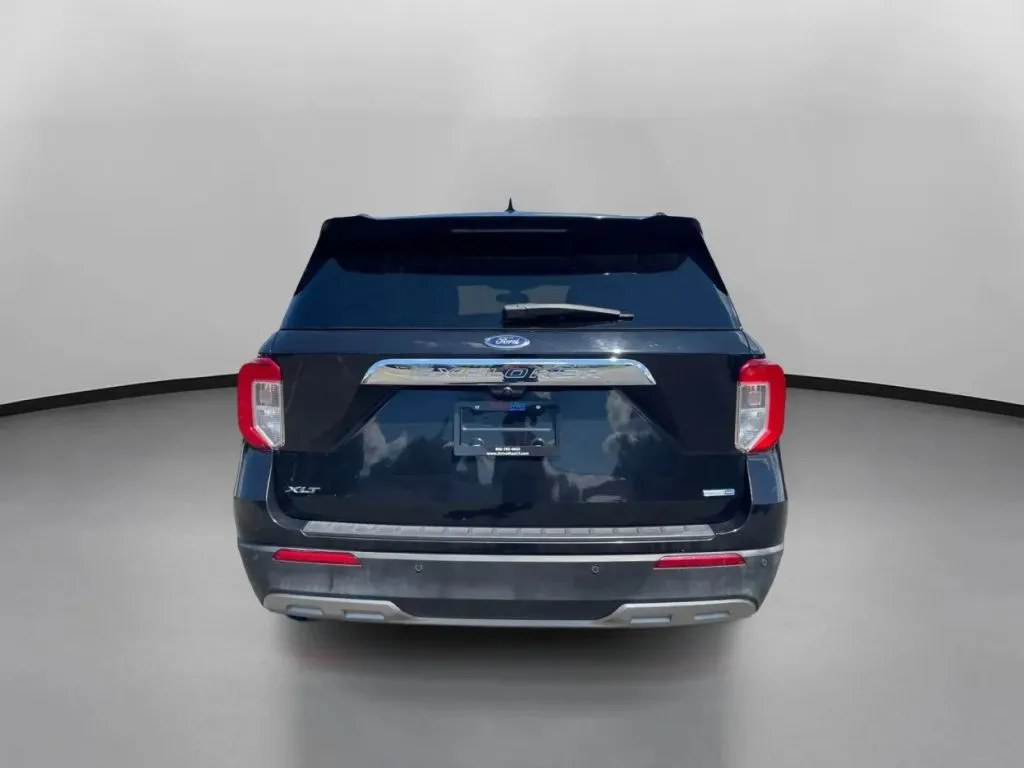 Ford Explorer photo 11