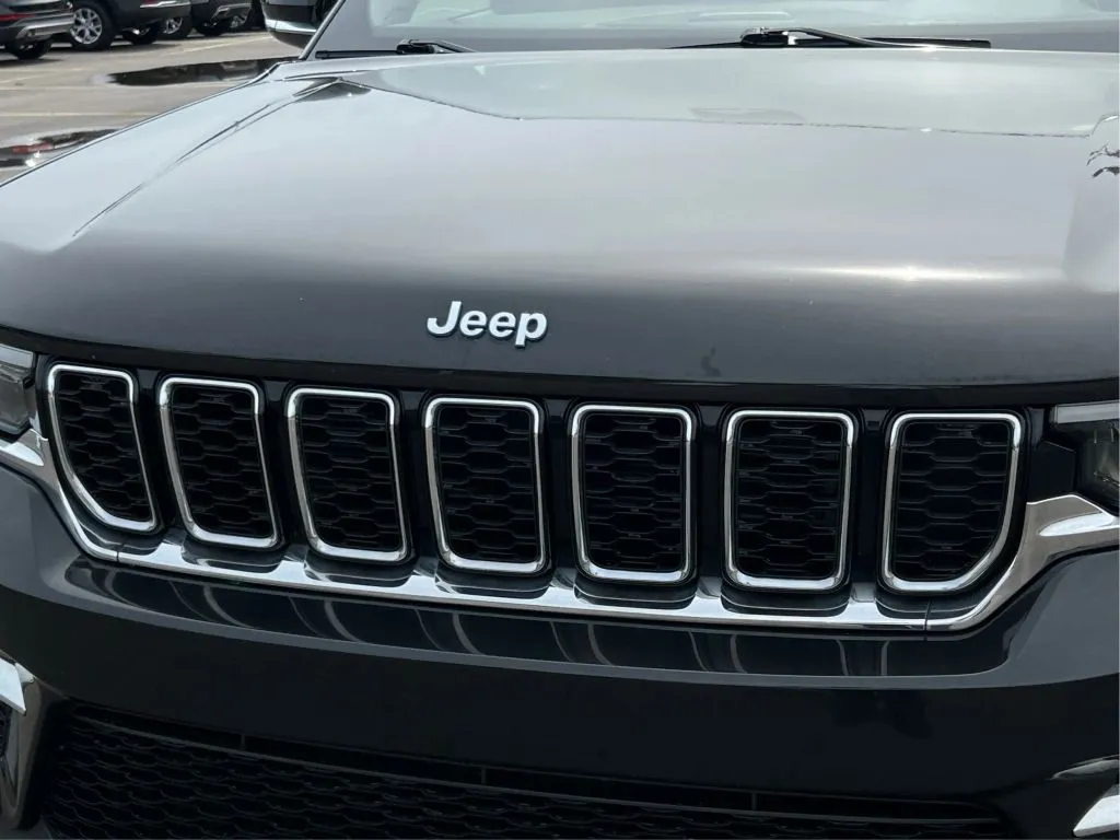 Jeep Grand Cherokee photo 36