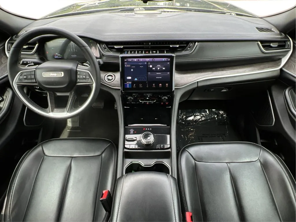 Jeep Grand Cherokee photo 37