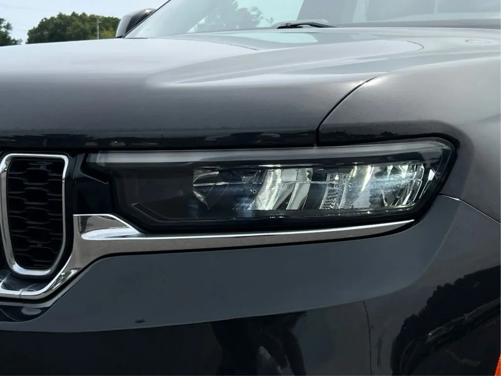 Jeep Grand Cherokee photo 33
