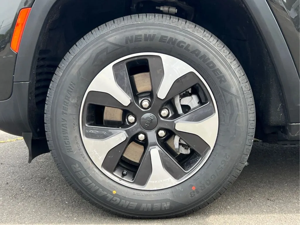 Jeep Grand Cherokee photo 31