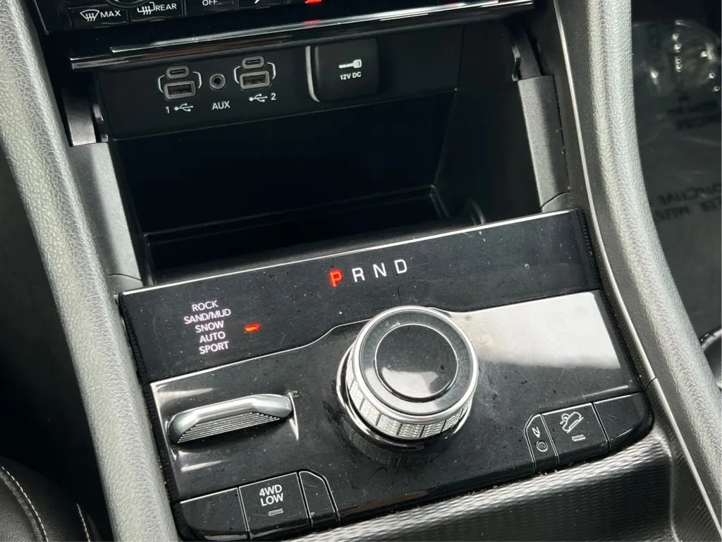 Jeep Grand Cherokee photo 21