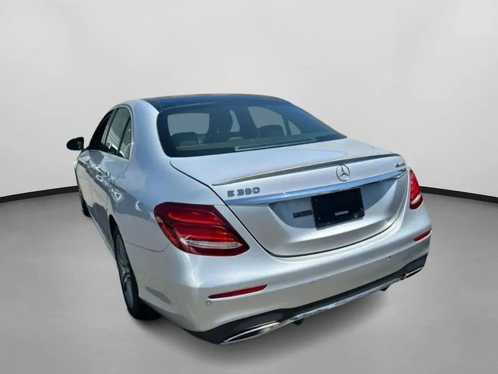 Mercedes-Benz E-Class photo 28