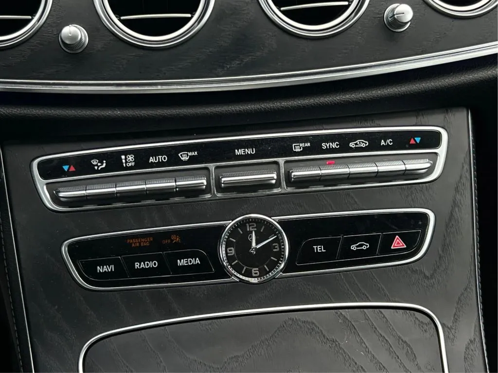 Mercedes-Benz E-Class photo 42