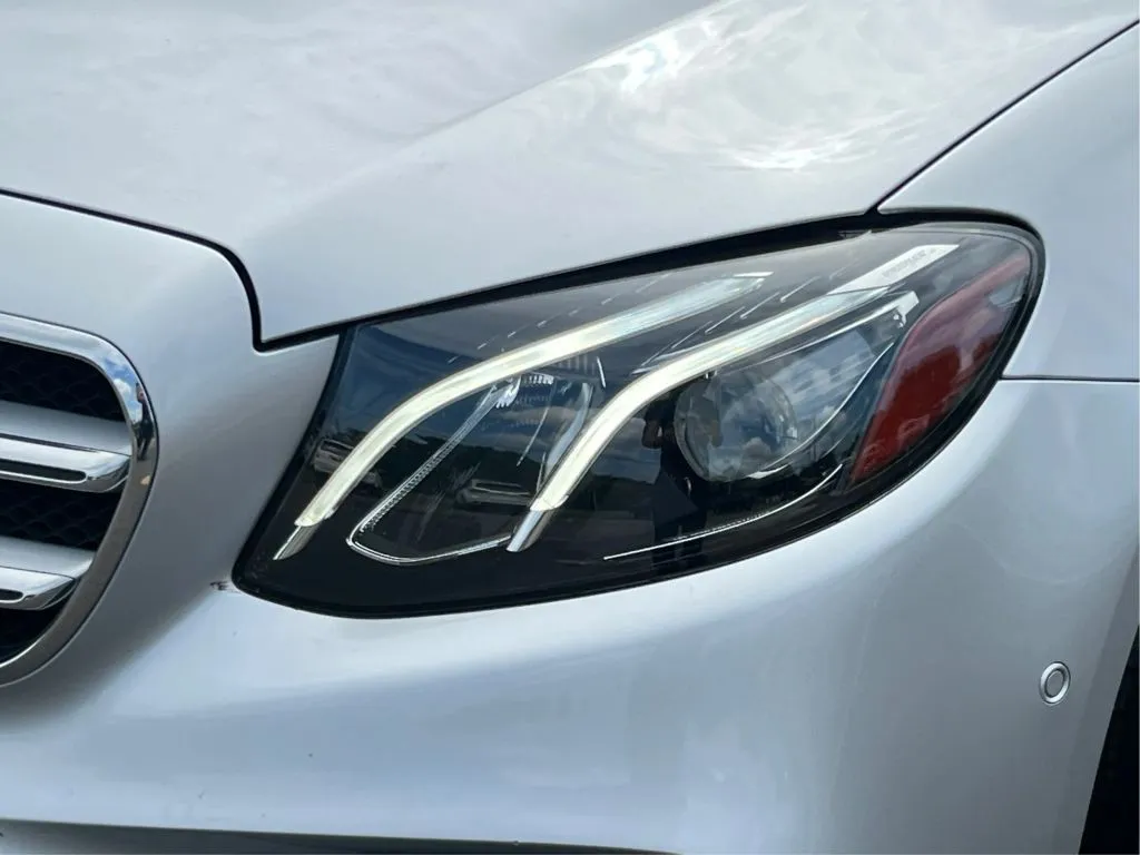 Mercedes-Benz E-Class photo 35