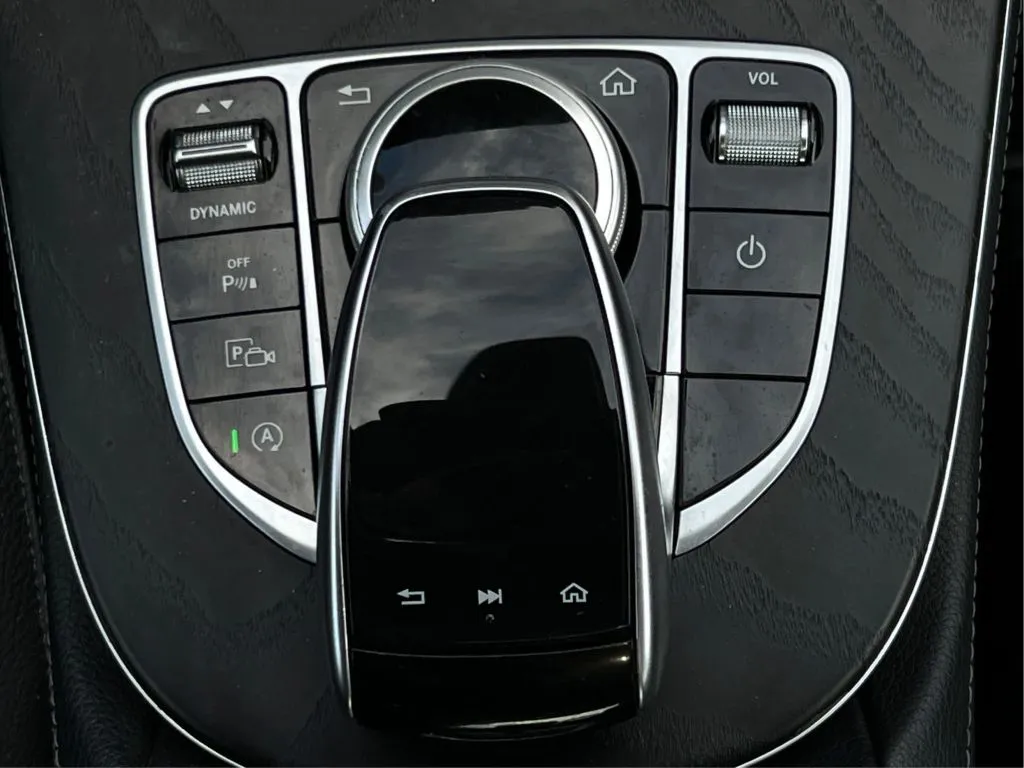 Mercedes-Benz E-Class photo 47