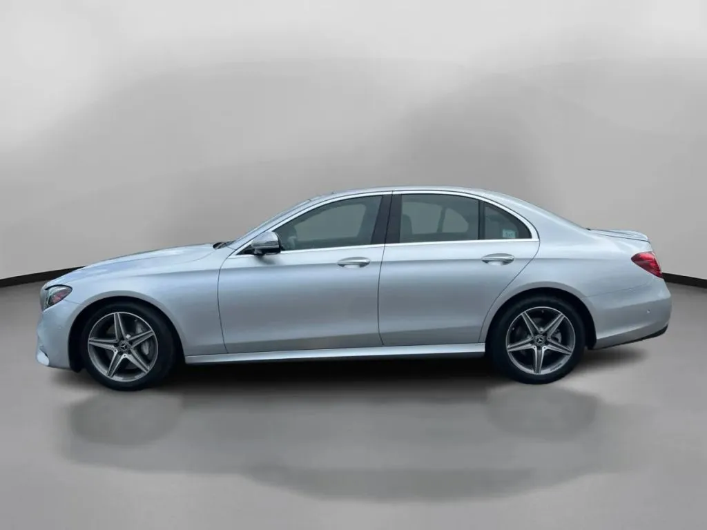 Mercedes-Benz E-Class photo 15