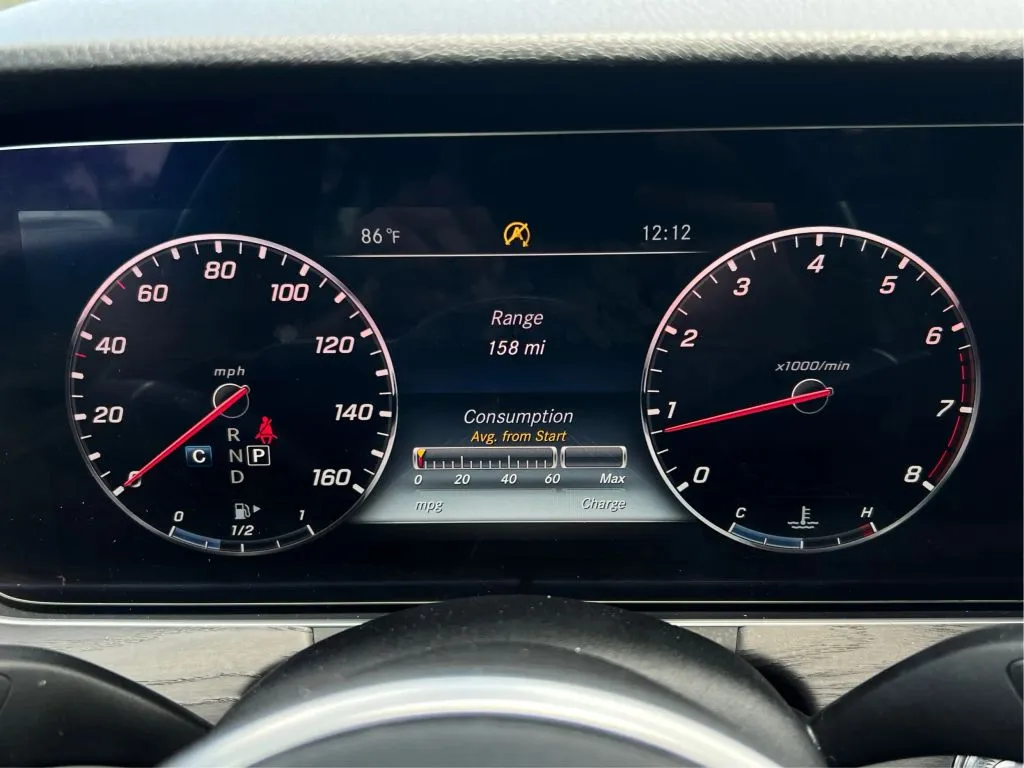 Mercedes-Benz E-Class photo 22