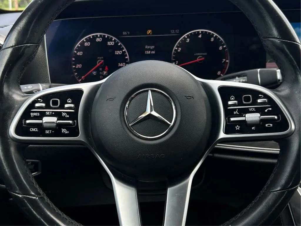 Mercedes-Benz E-Class photo 23