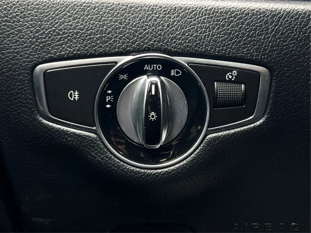 Mercedes-Benz E-Class photo 24