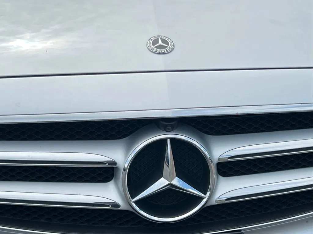 Mercedes-Benz E-Class photo 38