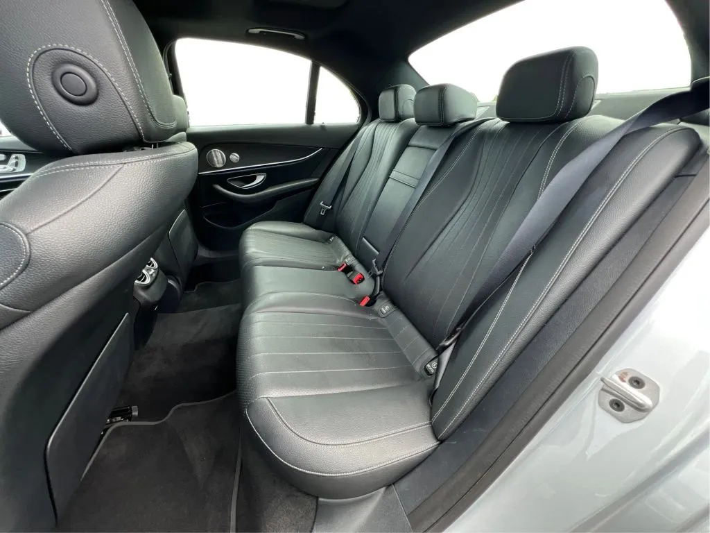 Mercedes-Benz E-Class photo 17