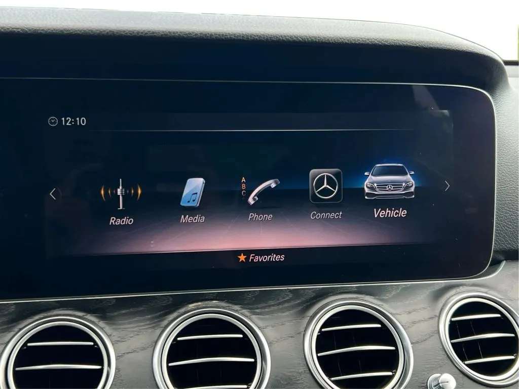 Mercedes-Benz E-Class photo 20