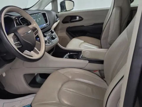 Photos of 2021 Chrysler Pacifica Limited Minivan 4D for sale in Manchester, CT at Drivemax
