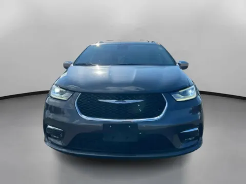 Another view of 2021 Chrysler Pacifica Limited Minivan 4D for sale in Manchester, CT at Drivemax