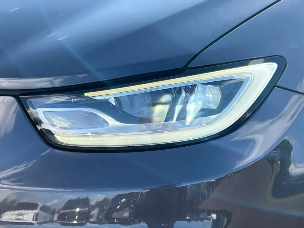 Chrysler Pacifica photo 33