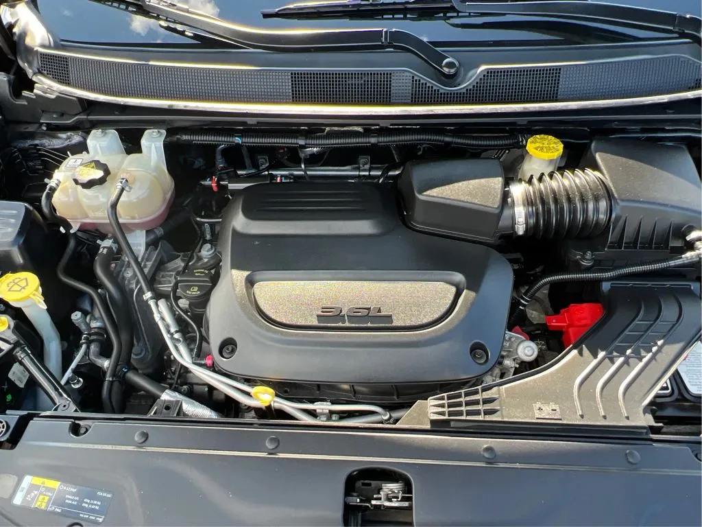 Chrysler Pacifica photo 29