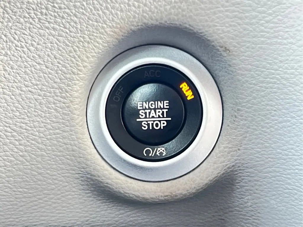 Chrysler Pacifica photo 41
