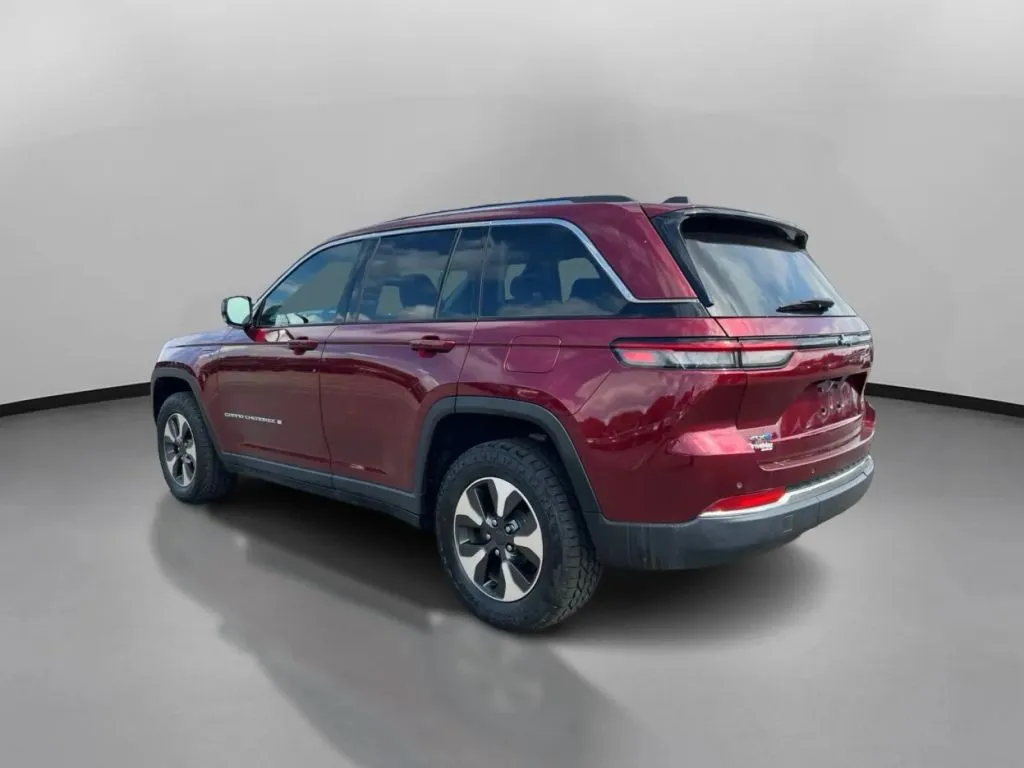 Jeep Grand Cherokee photo 13