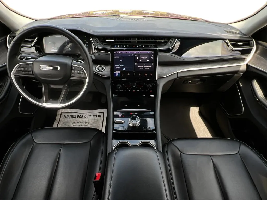Jeep Grand Cherokee photo 37