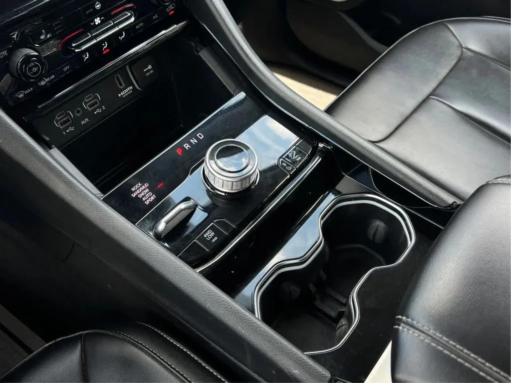 Jeep Grand Cherokee photo 21