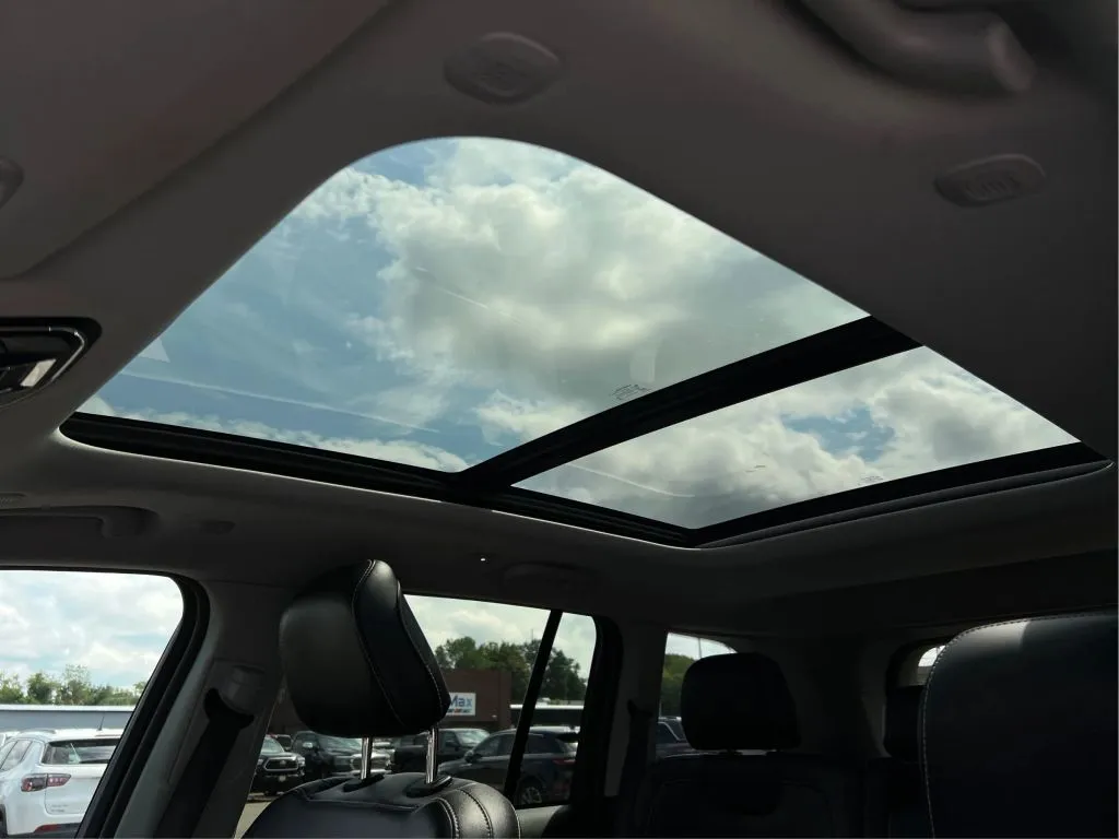 Jeep Grand Cherokee photo 27