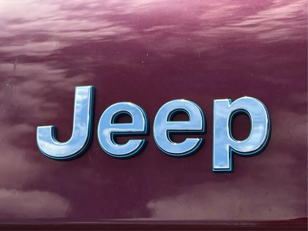 Jeep Grand Cherokee photo 36