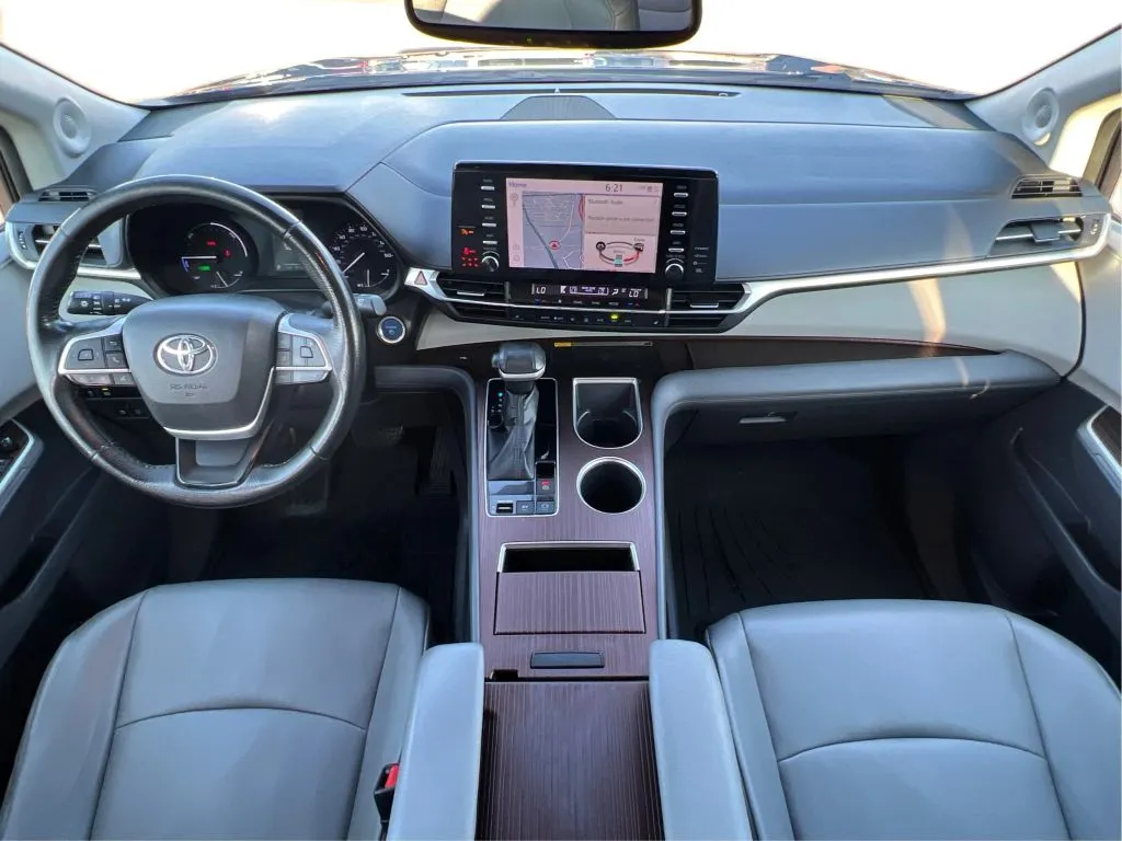 Toyota Sienna photo 36