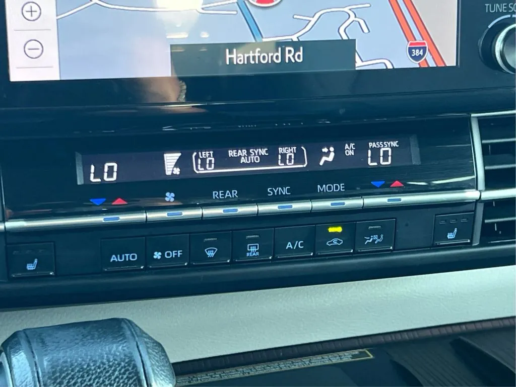 Toyota Sienna photo 39