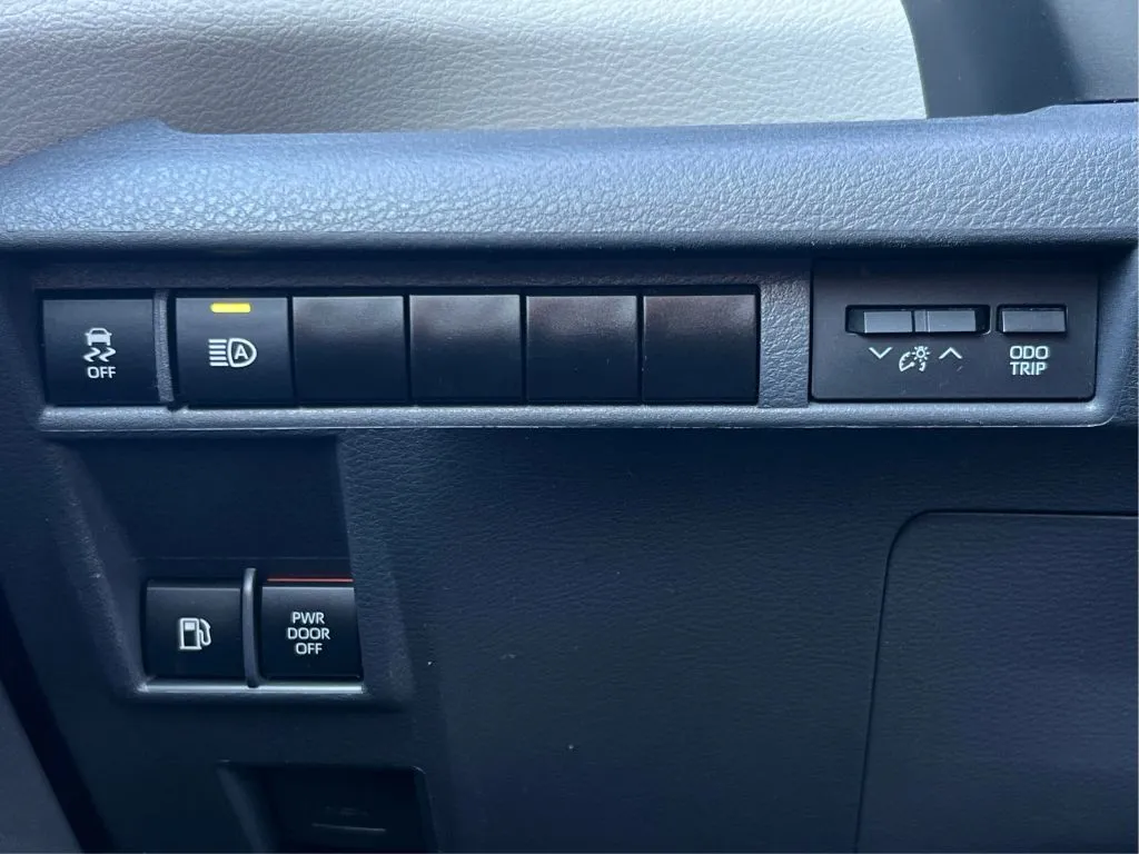 Toyota Sienna photo 24