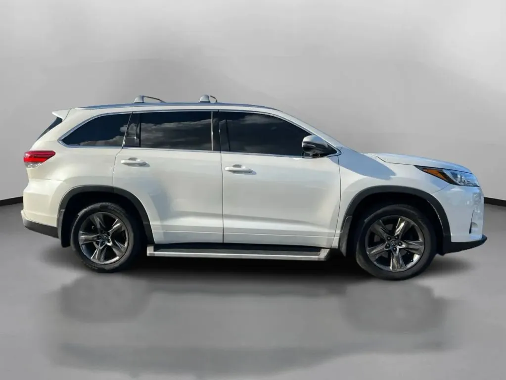 Toyota Highlander photo 7