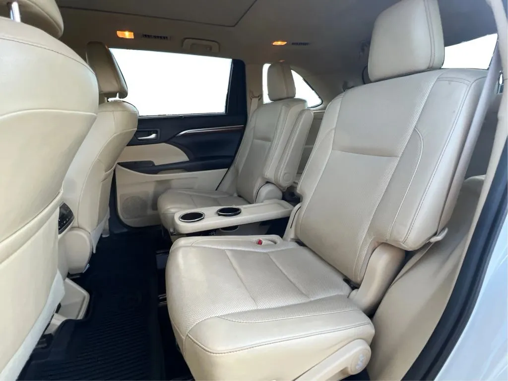 Toyota Highlander photo 17