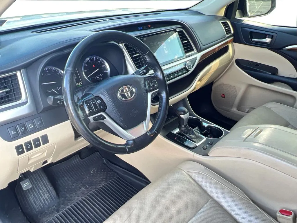 Toyota Highlander photo 16