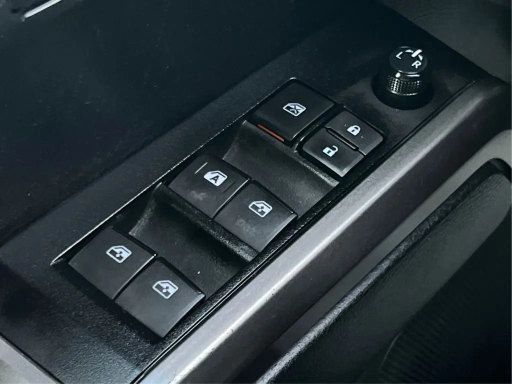 Toyota Tacoma photo 42