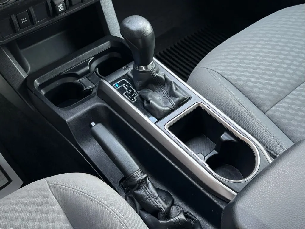Toyota Tacoma photo 21