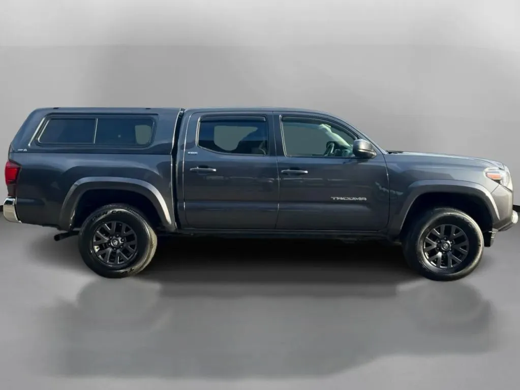 Toyota Tacoma photo 7
